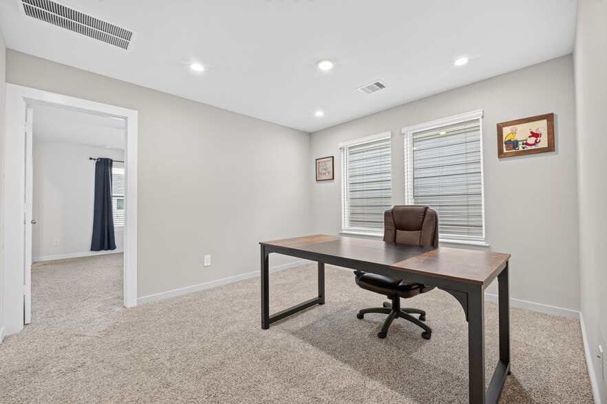 Building Photo - 10206 Penryn Frst Trl