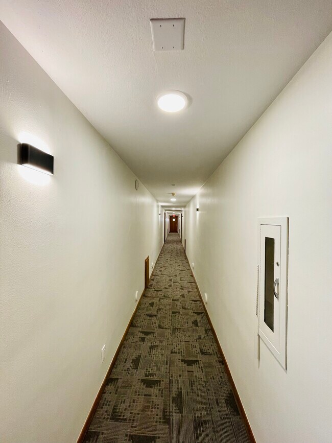 Building Photo - 2637 Pleasant Ave