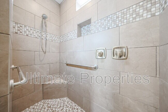 Building Photo - 28995 N 71st Ave