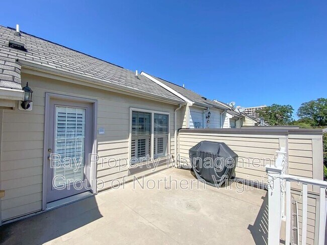 Building Photo - 4336 N Henderson Rd