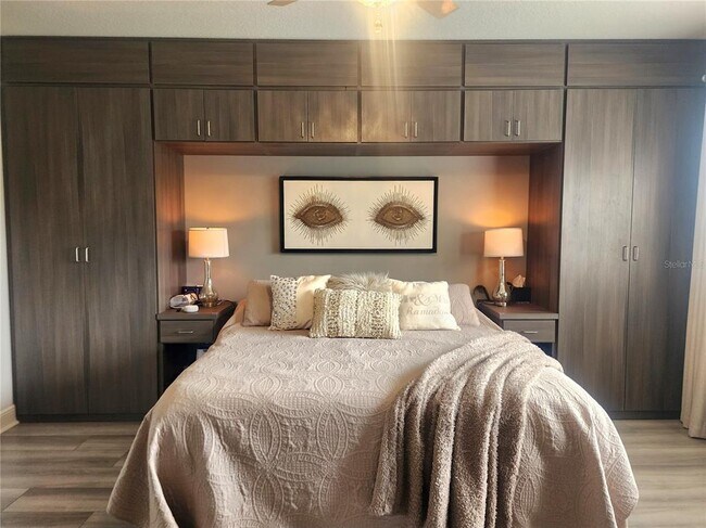 Building Photo - 7194 Key Haven Rd