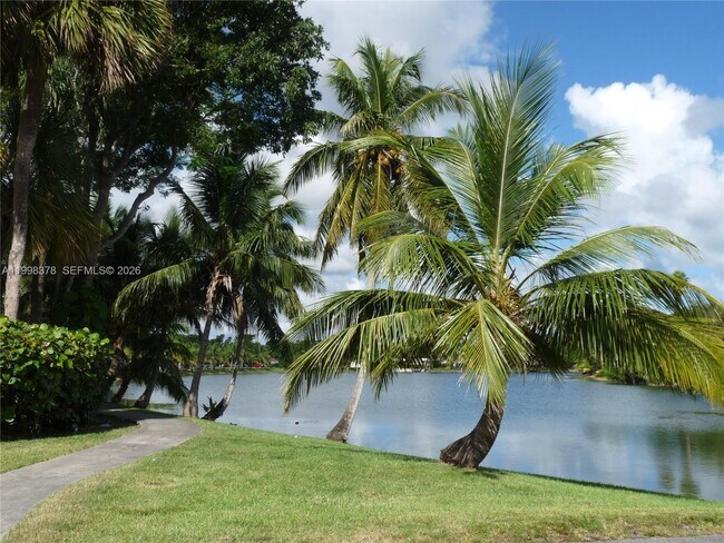 Building Photo - 14525 N Kendall Dr