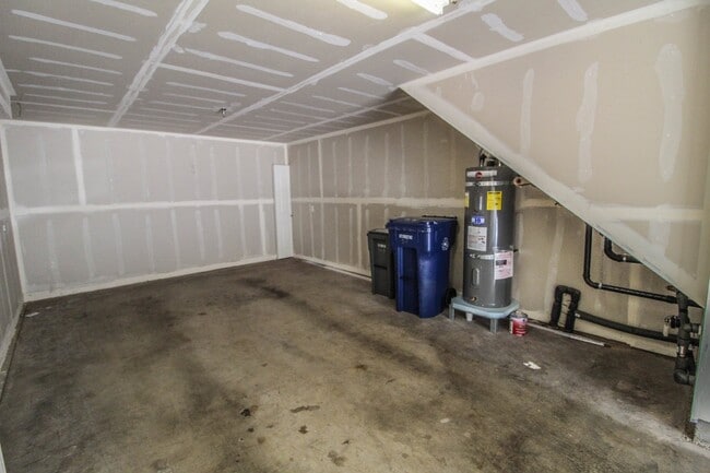 Building Photo - 2bed/2bath Lake Boren Townhome with greenbelt and lake views! Prime Newcastle Location.