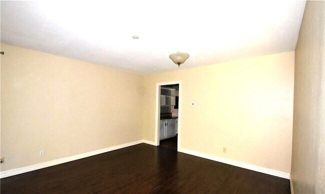Building Photo - 508 Worcester Way