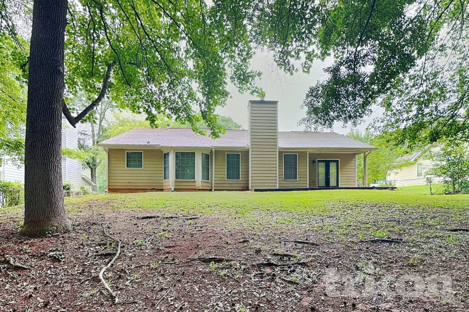 Building Photo - 270 Rosewood Dr