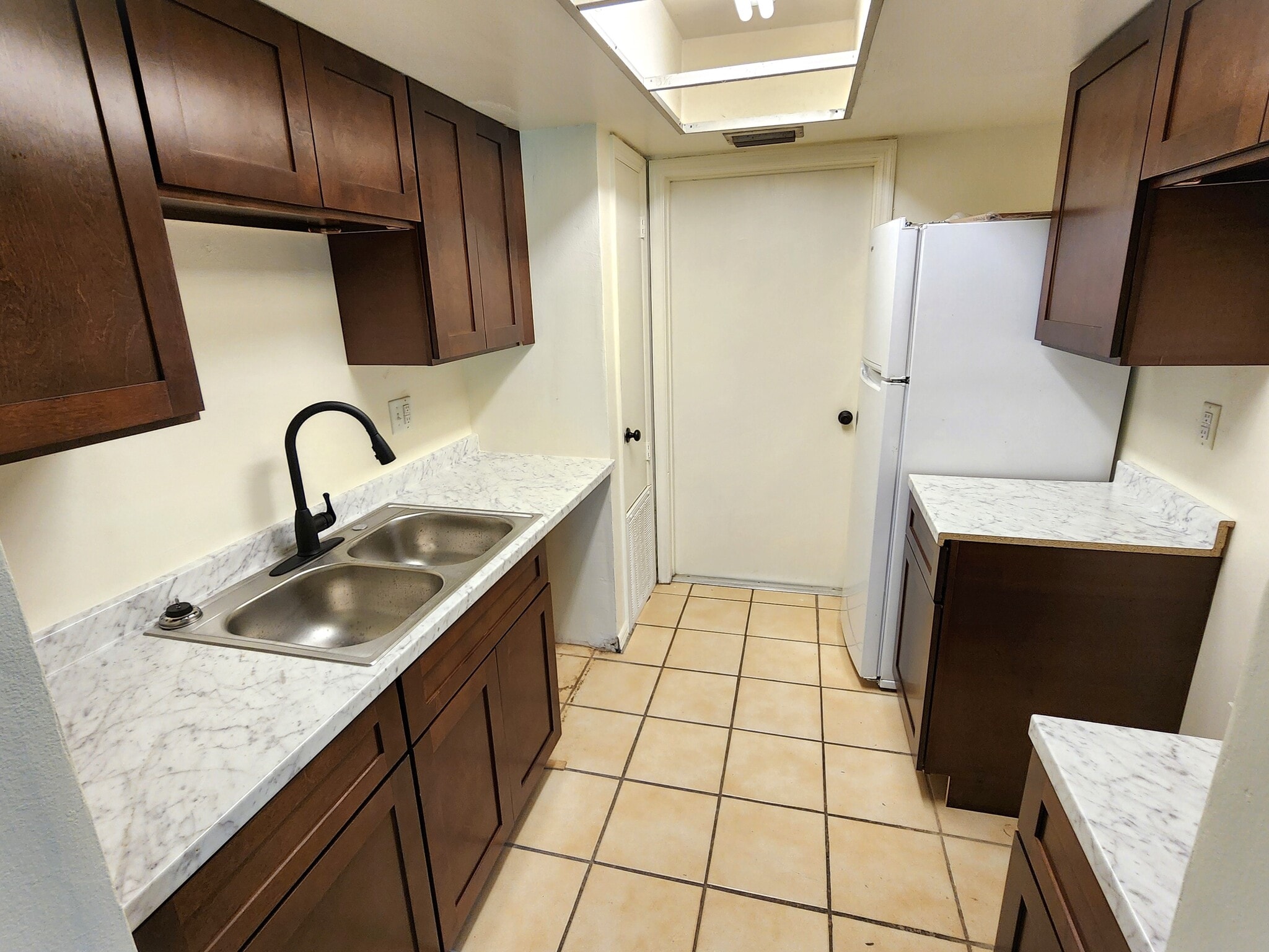 Building Photo - 115 Coral Way E