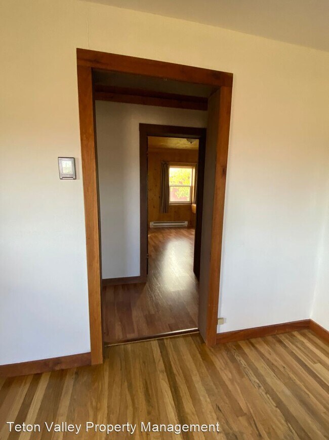 Building Photo - 2 br, 1 bath House - 5135 N 410 W Lower Unit