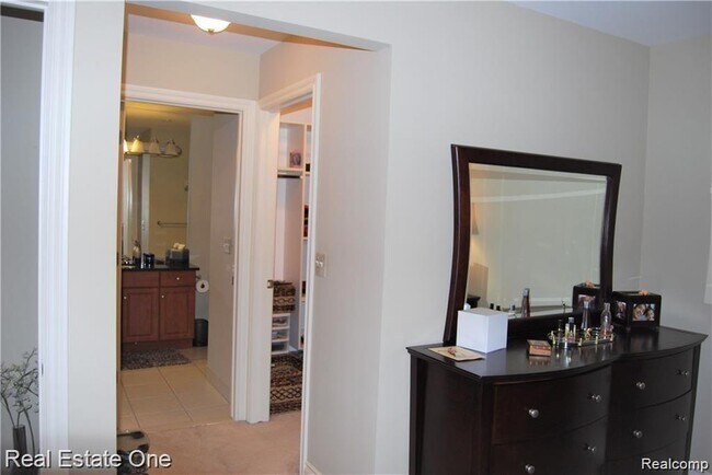 Building Photo - 1113 N Old Woodward Ave