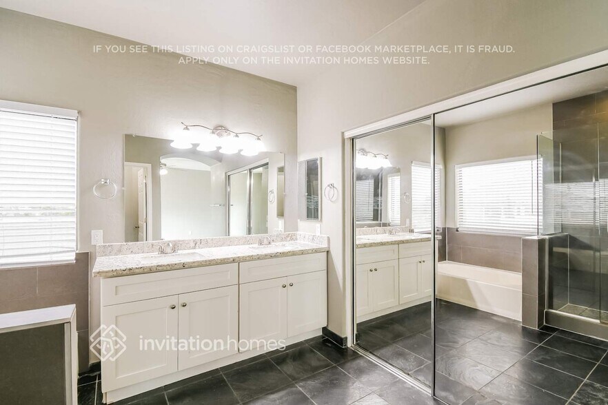 Building Photo - 10729 E Pampa Ave