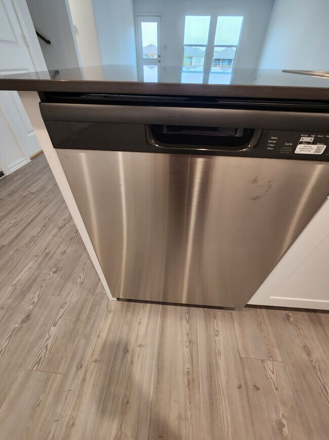 Building Photo - 4-bed, 2-bath gem in Hidden Trails- Bulverde TX- 4/2/2-6013 Companion Loop