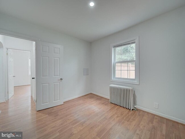 Building Photo - 6625 Harrison Ln
