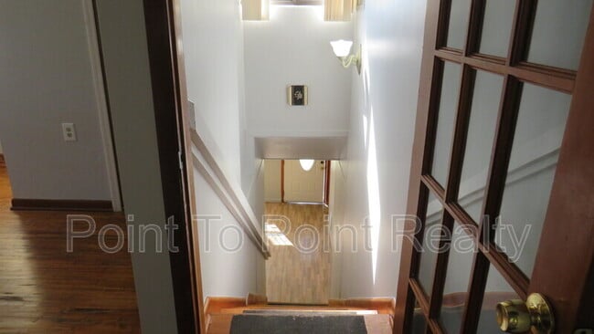 Building Photo - 1609 W 13th St