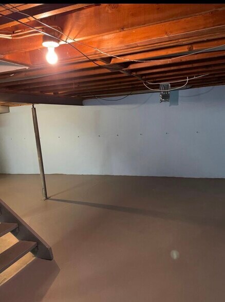 Building Photo - 225 Sunshine Dr