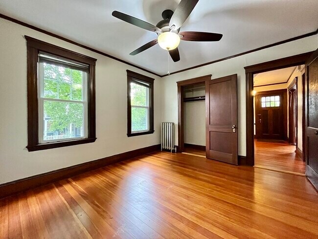 Building Photo - 32-34-34 Crescent Hill Ave