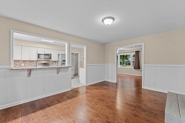 Building Photo - 1132 Sippel Dr