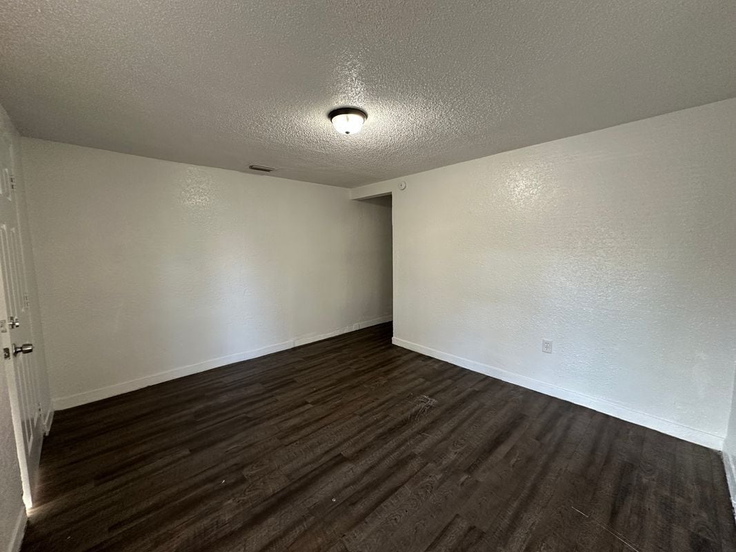 Building Photo - 1629 W 31st St