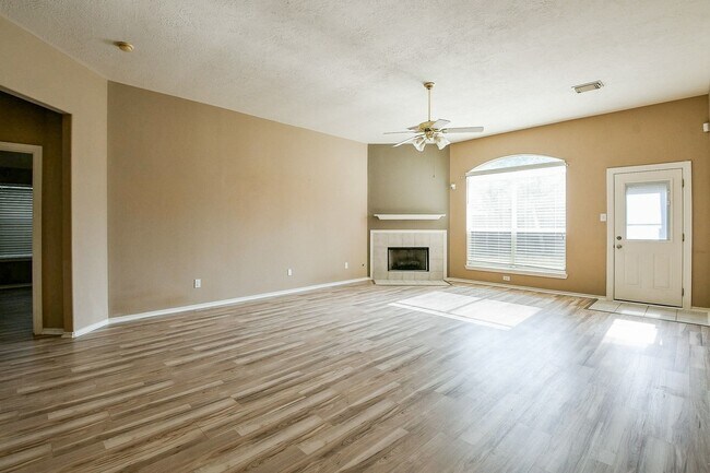 Building Photo - 5104 Big Spring Dr