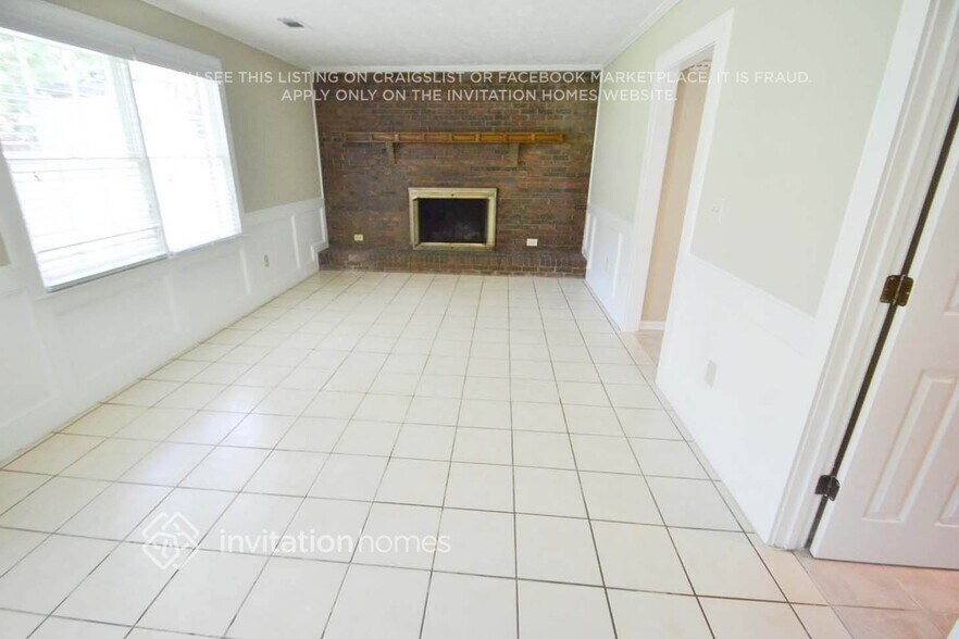 Building Photo - 3945 Thornhill Dr SW
