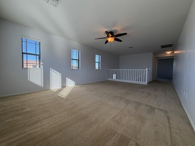 Building Photo - 15642 W Devonshire Ave