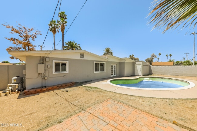 Building Photo - 4031 N 59th Dr