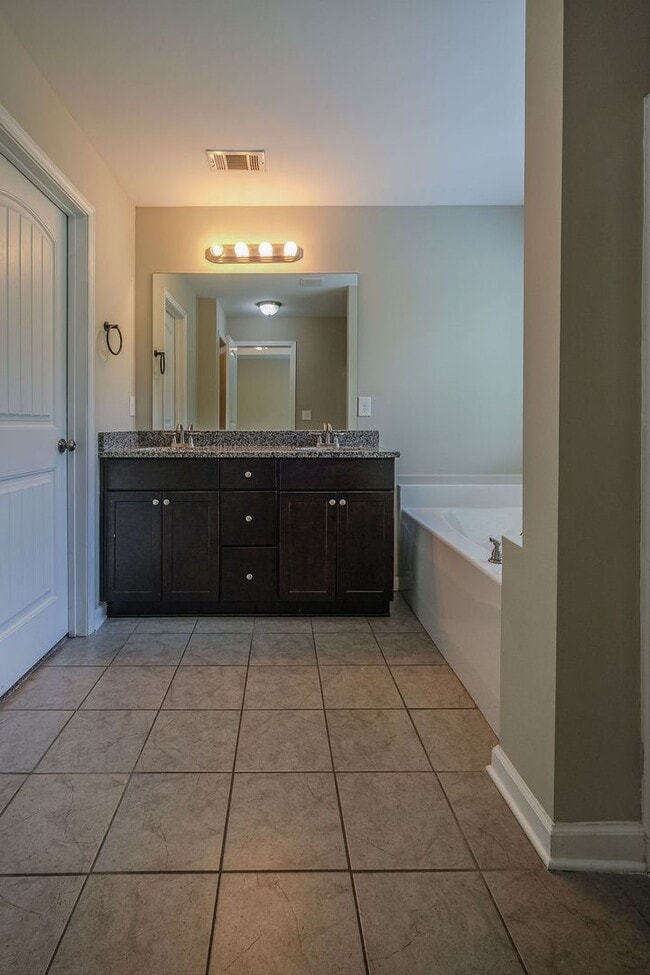 Building Photo - 77 Gray Field Ct