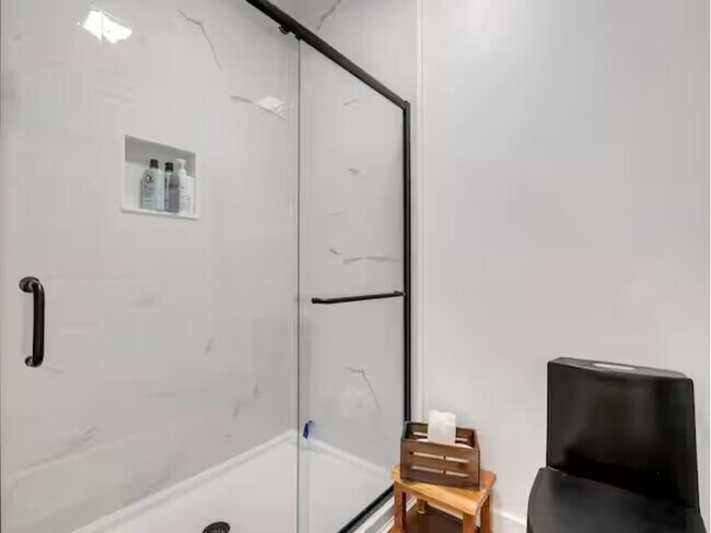 Building Photo - 134 Blackberry Ln