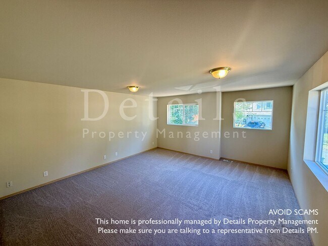 Building Photo - Large 3+ Bedroom Home in Port Orchard w/Ne...