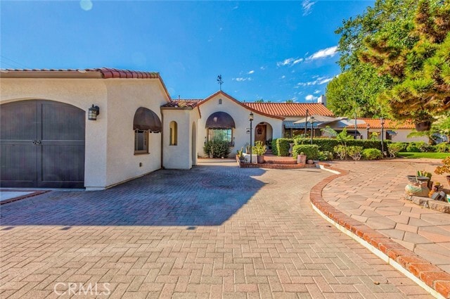 Primary Photo - 971 N Citrus Dr