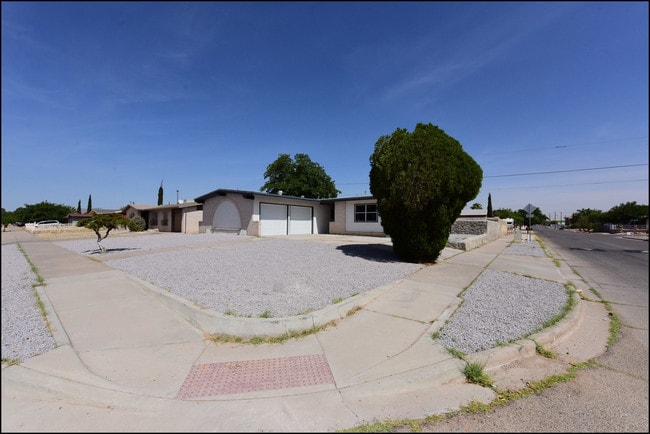 Primary Photo - 10169 Dunbarton Dr