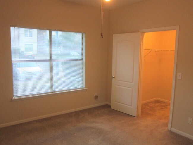 Building Photo - 6000 Shepherd Mountain Cove