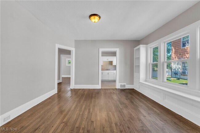 Building Photo - 4808 E 84th St