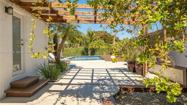 Building Photo - 13303 SW 58th Ave