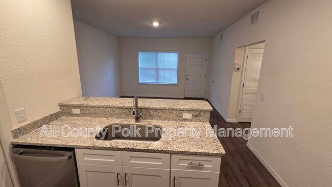 Building Photo - 915 Ariana St