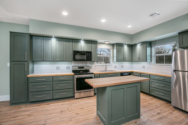 Primary Photo - 3 Bedroom Townhome in West Baton Rouge