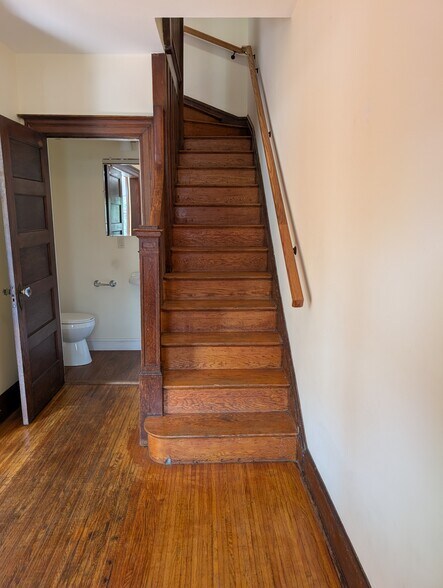 Building Photo - 3630 Warder St NW