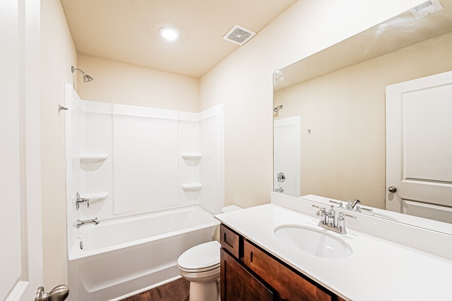 Building Photo - 6310 Rainbow Row