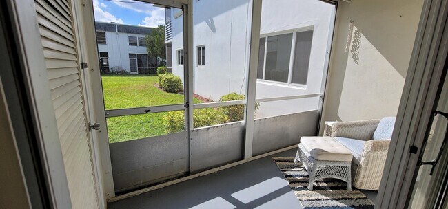 Building Photo - 3322 Cynthia Ln