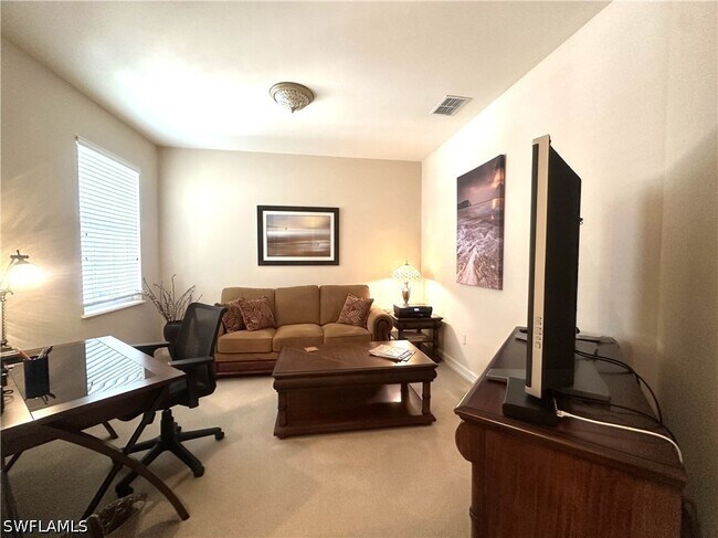 Building Photo - 1634 Tarpon Bay Dr S