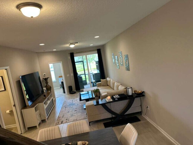 Building Photo - 754 Cherry Elm Dr
