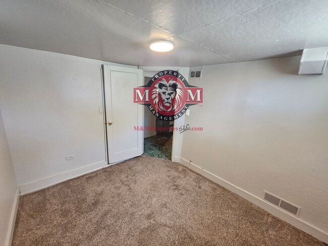 Building Photo - Great 4 Bd Home in Murray