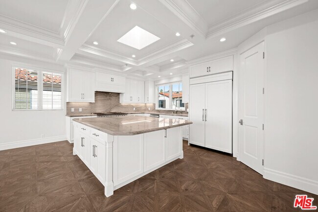 Building Photo - 816 S Catalina Ave