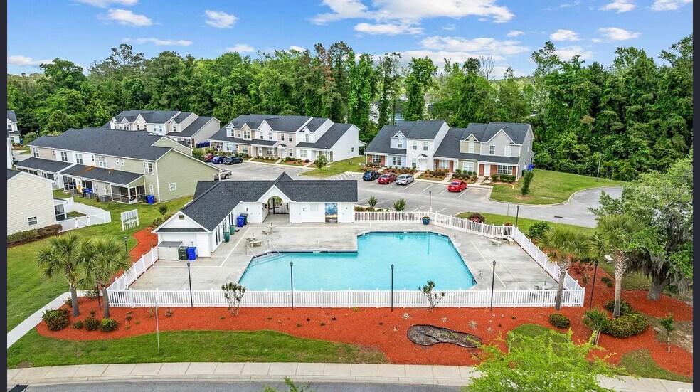 Building Photo - 2728 Mercer Dr