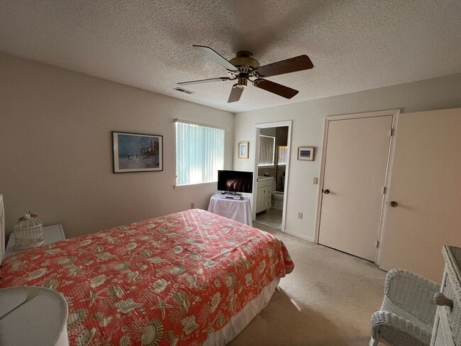 Building Photo - FURNISHED 2 BEDROOM/2 BATH UNIT 2ND FLOOR