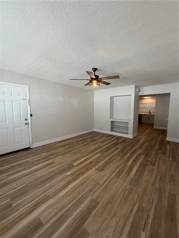 Building Photo - 316 W Howry Ave