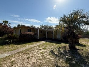 Building Photo - Pensacola - Warrington - 1 Bedroom, 1 Bathroom