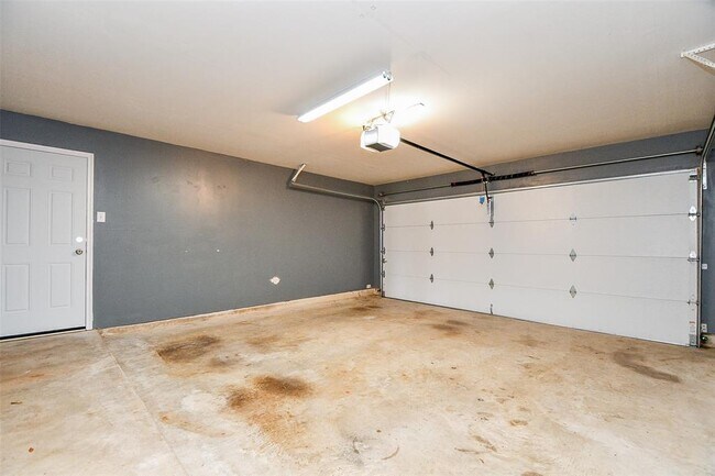 Building Photo - 22238 Orchard Dale Dr