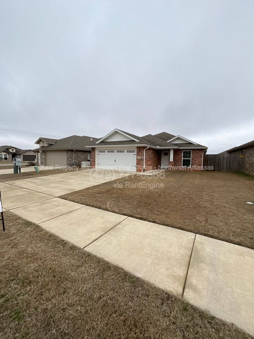 Building Photo - 6110 NW McClellen St