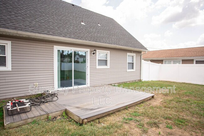 Building Photo - 49 Granite Ln