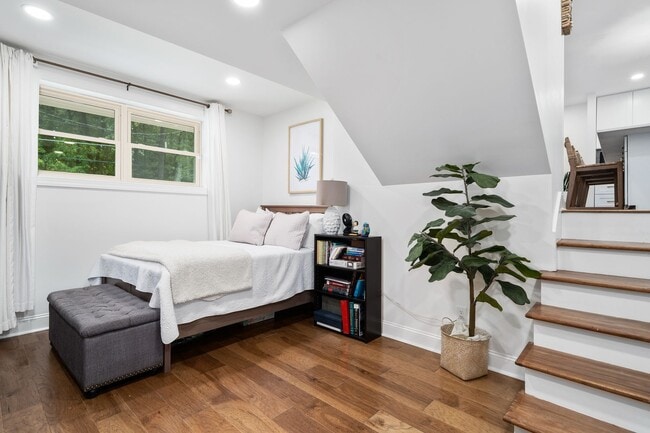 Building Photo - Home for rent in Homewood