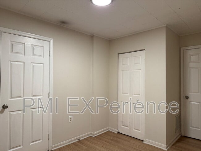 Building Photo - 709 St Michaels Dr